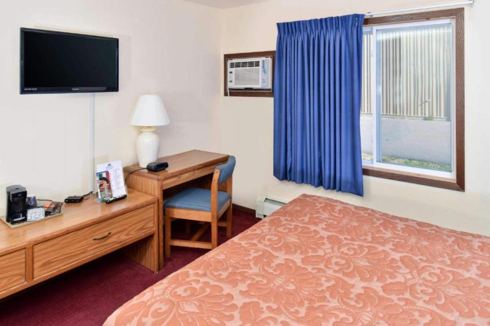 Love Hotels Staples By Oyo At Hwy 10 Mn Motley Bagian luar foto