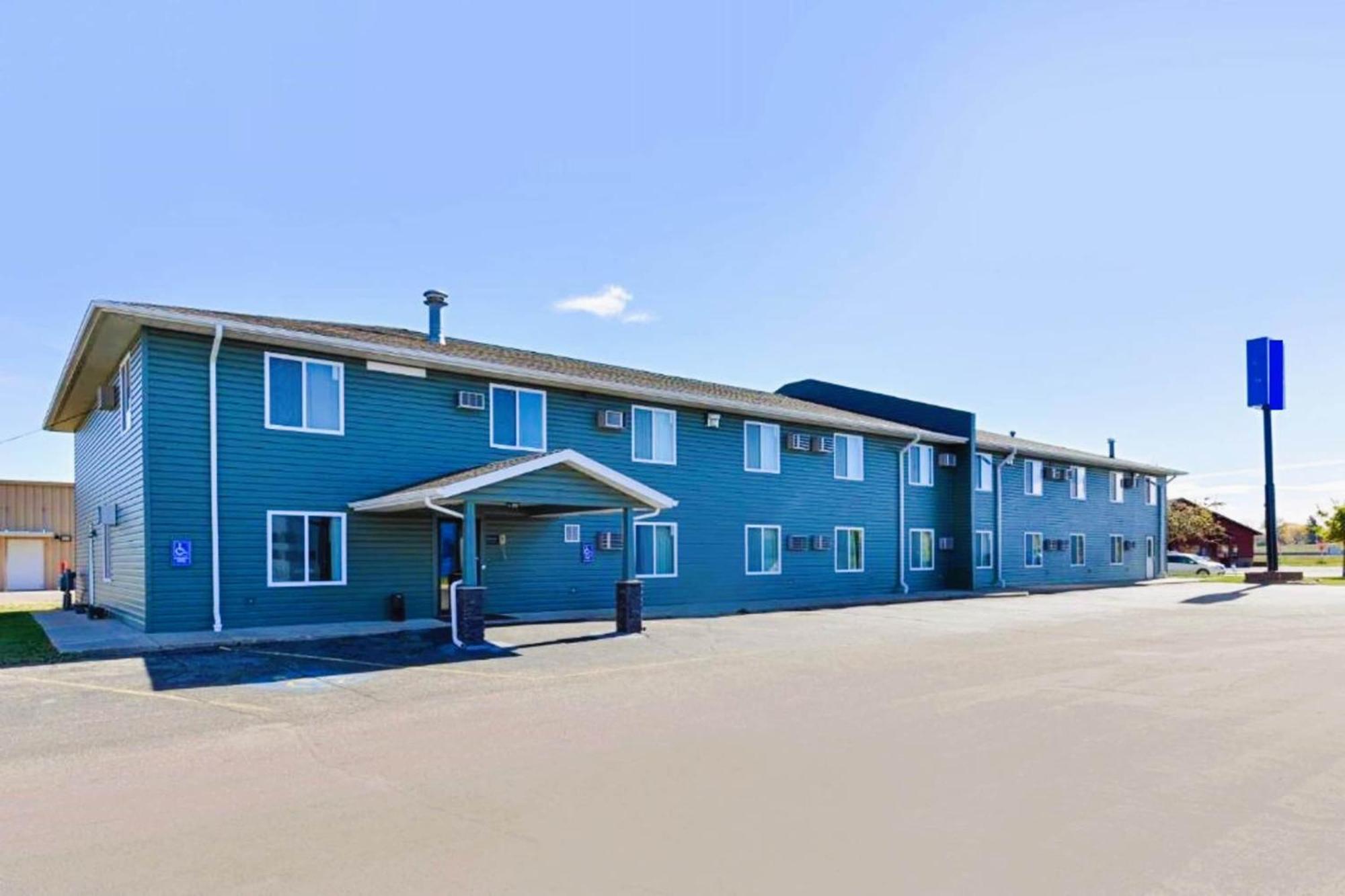 Love Hotels Staples By Oyo At Hwy 10 Mn Motley Bagian luar foto