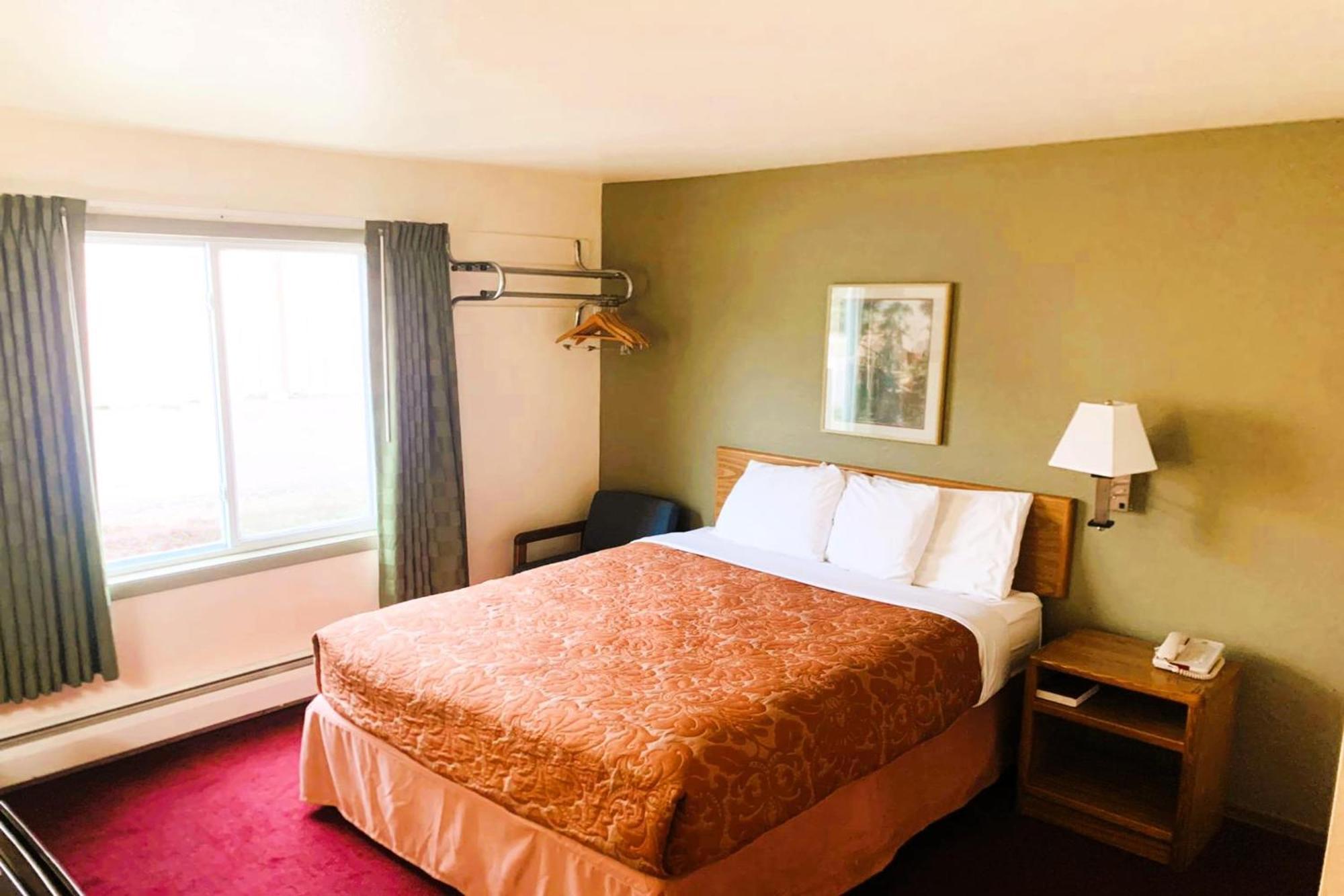 Love Hotels Staples By Oyo At Hwy 10 Mn Motley Bagian luar foto